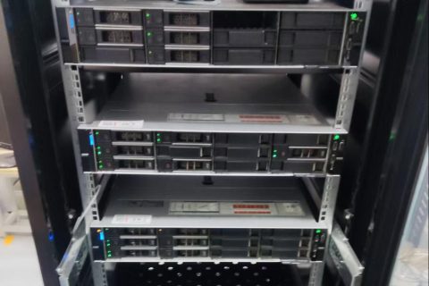 戴尔 R740XD 服务器机房机架上架实施，企业服务器机柜部署现场